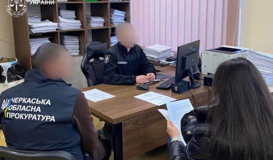 В Черкасской области будут судить налоговика, которая задекларировала недостоверную информацию на 7 млн грн