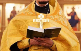 Апеляційний суд відмовив настоятелю у позові щодо користування та реєстрації храмового майна — деталі справи