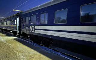 Тепло, обеды и Starlink: в Киеве и Харькове разместили восемь Вагонов несгибаемости, фото