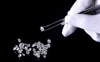 Сортувальник діамантів і ламач поду: які незвичні професії є в Україні