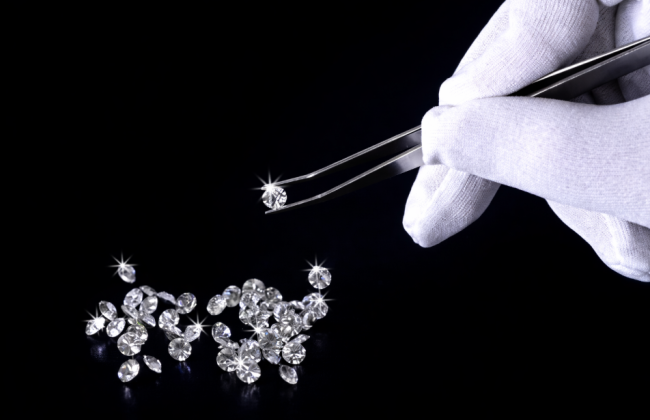 Сортувальник діамантів і ламач поду: які незвичні професії є в Україні