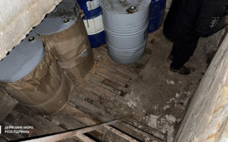 Пальне для охорони кордону розпродавали за готівку — ДБР викрило схему на Чернігівщині