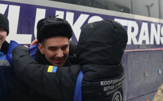 Украина вернула из плена 150 военных и 7 гражданских, фото и видео