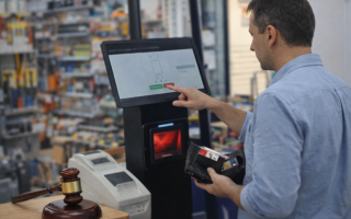 В Николаеве мужчина забыл оплатить бокорезы за 247 гривен из-за контузии — суд решил, что это не кража