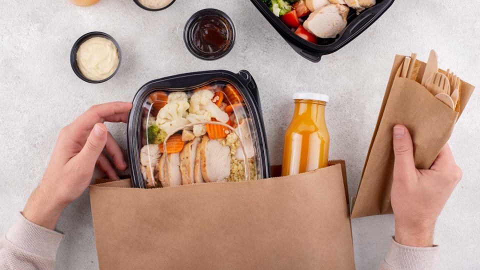 Take away під час блекаутів: на що звернути увагу, купуючи готову їжу