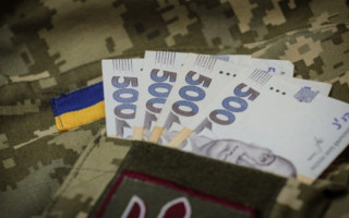 Сын военнослужащего мошенническим путем получил более 3,8 млн грн выплат отца, пока тот находился в плену