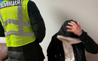 Подарки в обмен на интим: в Киеве предприниматель подозревается в растлении несовершеннолетних