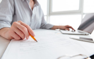 У Держпраці пояснили, чи обовʼязково оплачувати суміщення професій або виконання обов’язків тимчасово відсутнього працівника