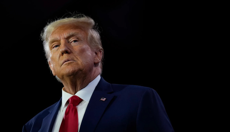 Дональд Трамп изменил тактику ведения переговоров по Украине, — AP