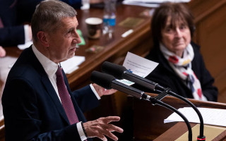 Премьер Чехии поддержал запрет соцсетей для детей до 15 лет