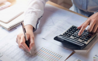 Какой размер среднемесячного совокупного дохода семьи дает право на льготу — ответ ПФ