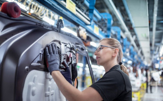 Біженці працюють нижче кваліфікації – в ООН оприлюднили дані інтеграції українців на ринку праці