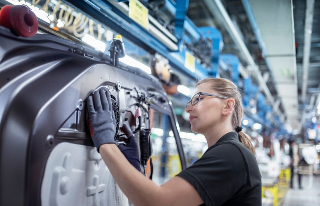 Беженцы работают ниже квалификации – в ООН обнародовали данные интеграции украинцев на рынке труда