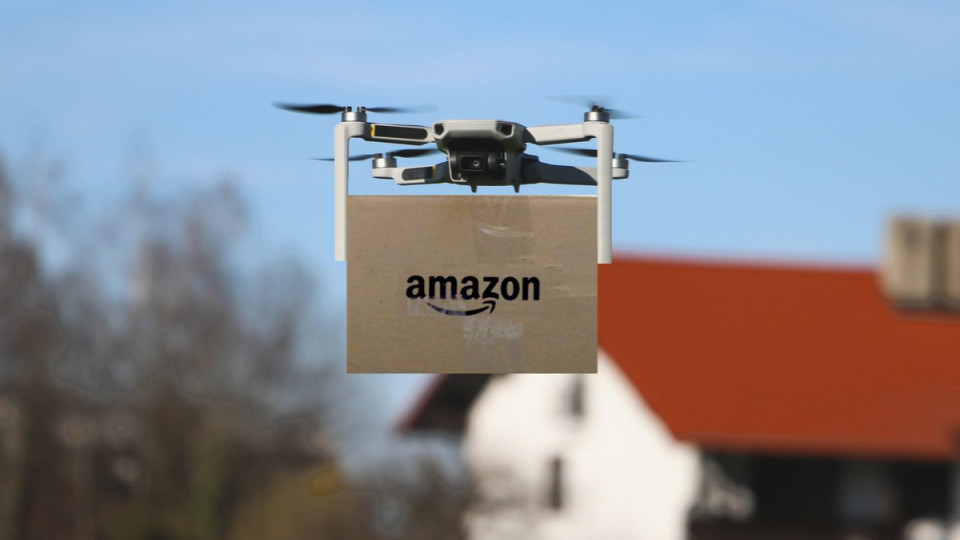 В Техасе дрон Amazon врезался в жилой дом во время доставки посылок