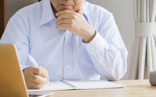 Через різне написання прізвища вчителю відмовили у пенсії за вислугу років: що вирішив апеляційний суд