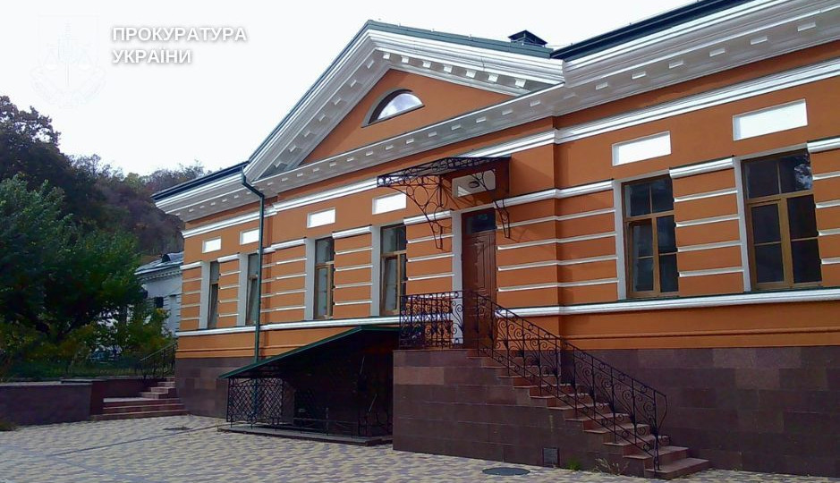 Низька якість і завищені кошториси: навколо ремонту Флорівського монастиря у Києві – скандал