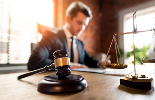 В Великобритании юриста лишили лицензии: он погасил свой налоговый долг средствами клиентов