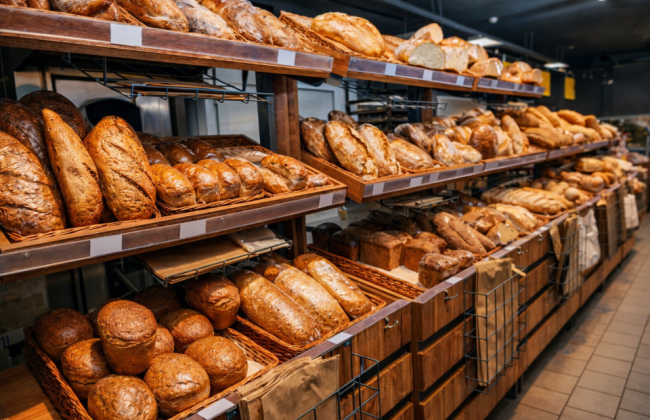 Американець з’їв «недопечений» хліб і потрапив до лікарні — він подав до суду на магазин Walmart