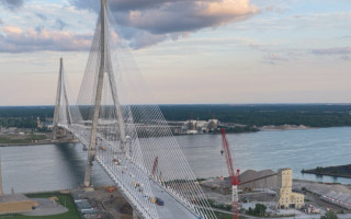 Трамп погрожує заблокувати відкриття нового мосту між Мічиганом та Канадою