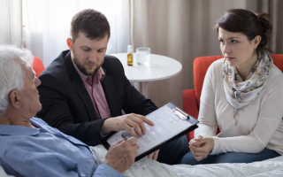 Выезд нотариуса на дом или в больницу: когда это возможно и на каких основаниях