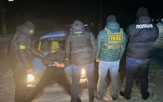 6000 долларов за «пакет услуг»: в Одесской области переправщика поймали прямо во время «рейса»