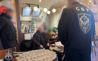 У Києві затримали депутата з Тернопільщини, який за $10 тисяч обіцяв зняття з розшуку та «бронювання»