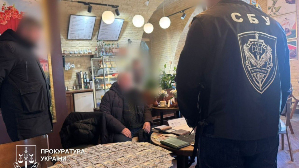 В Киеве задержали депутата из Тернопольской области, который за $10 тысяч обещал снятие с розыска и «бронирование»