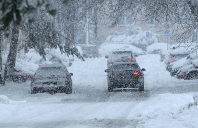 В Україну повернуться сніг хуртовини та ожеледиця – яким буде початок тижня