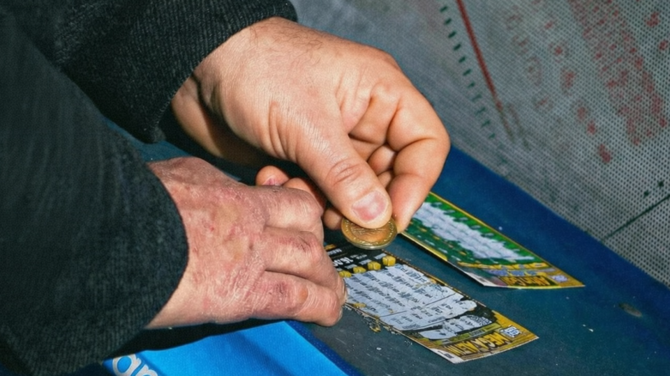 В Китае мужчина проиграл $130 тысяч в лотерею и подал в суд на продавца и госцентр — решение Фемиды
