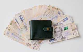 Допомога на догляд за особою з інвалідністю I–II групи через психічний розлад: хто має право та як оформити