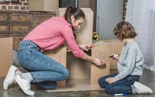 Змінив замки після розлучення: суд у Кривому Розі зобов’язав власника квартири вселити колишню дружину та малолітнього сина