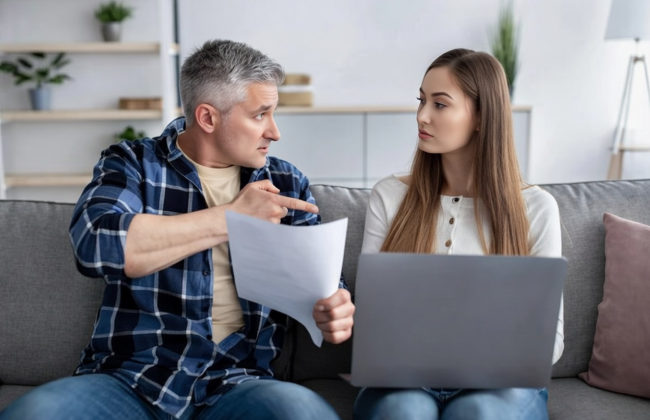 После развода остался кредит: при каких условиях долг делится между супругами