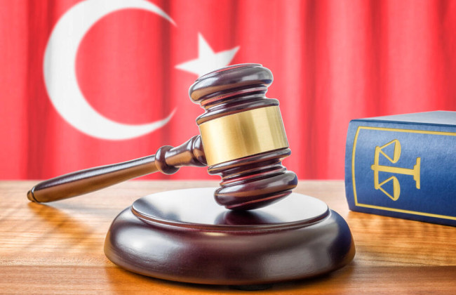 «Взял, но планировал вернуть»: в Турции сотрудник суда похитил золото из камеры хранения вещественных доказательств