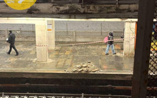 У Києві на станції метро «Теремки» обвалилася частина стелі