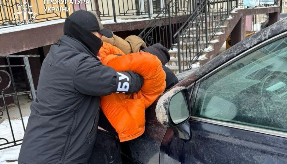 Фиктивное пребывание в стационаре за $10000 – в Киеве задержали мужчину, который продавал отсрочки