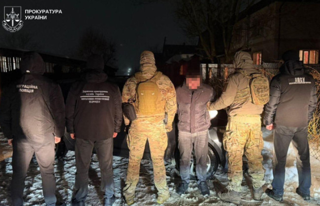 13000 долларов за «билет» в Венгрию — во Львовской области задержали дельца