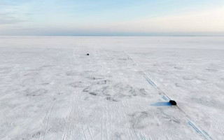 17 км по замерзшему морю – в Эстонии официально открыли ледяную дорогу