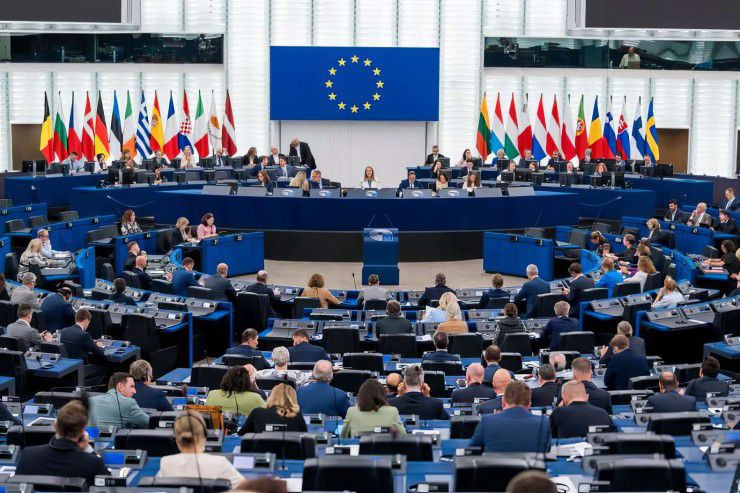 Європарламент відключив функції ШІ на планшетах депутатів через ризики кібербезпеки