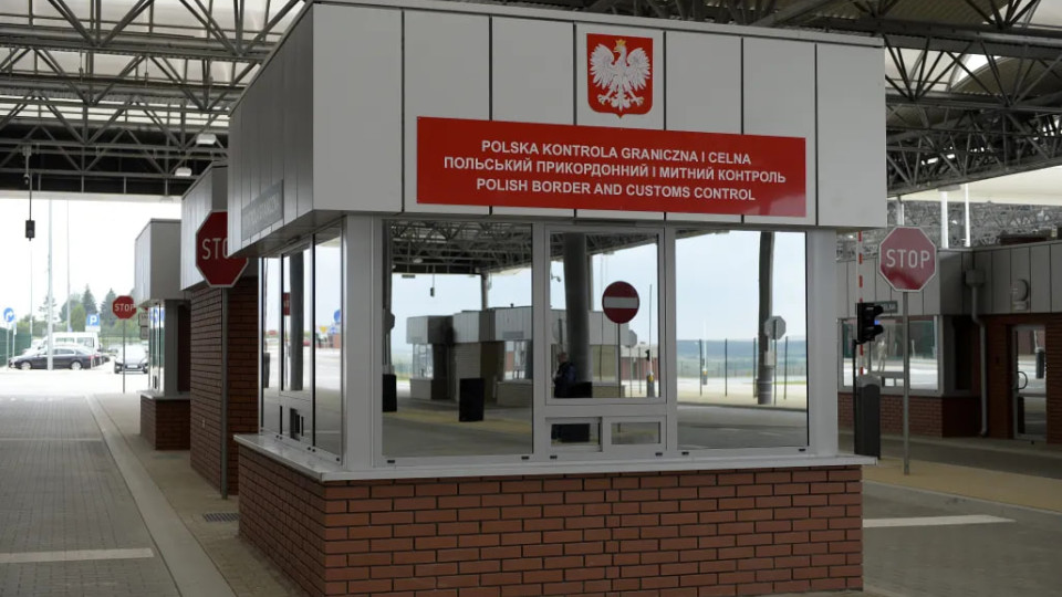 В Польше эвакуировали 19 человек из-за гранаты у путешественника на границе с Украиной