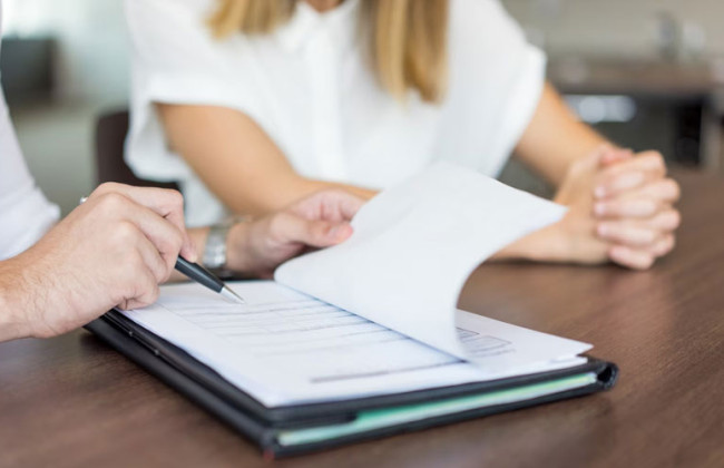 Работник не соглашается на новые условия труда: можно ли его уволить