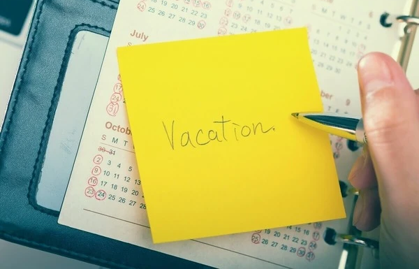 Ежегодный основной отпуск новопринятого работника: порядок и сроки предоставления