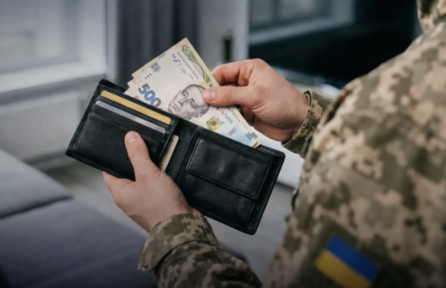 Кредитные каникулы для военных: кто имеет право на освобождение от процентов и штрафов