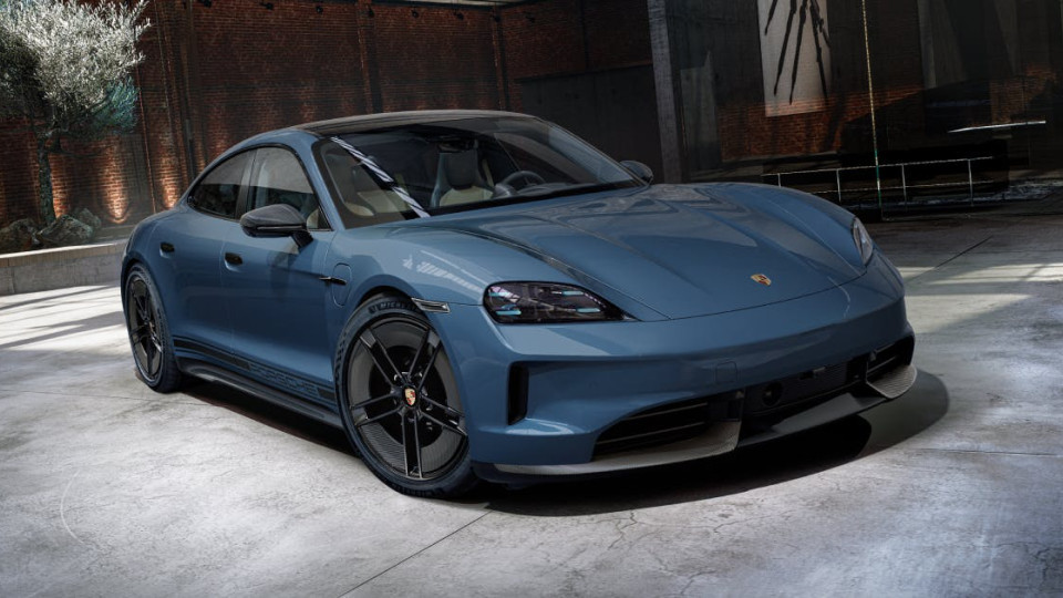 Porsche и Mercedes-Benz преобладают на рынке роскошных автомобилей в Украине.