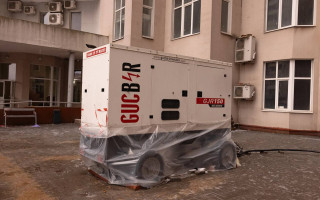 Понад 130 тисяч абонентів без світла: до Одеси прибули генератори та ремонтні бригади з Києва