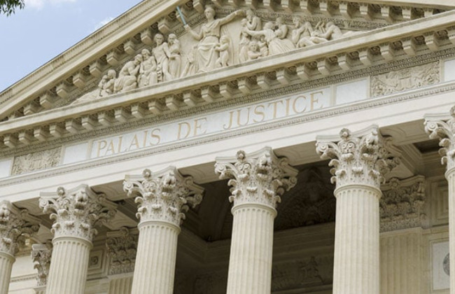 У Британії адвоката позбавили ліцензії через фальсифікацію резюме та вигадані досягнення