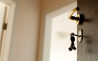 Кабмін спростив передачу держмайна для розміщення ВПО: оренда за 1 гривню та процедури без аукціону