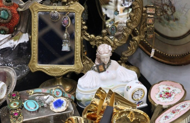 НАЗК пояснило, как декларировать ценную вещь, которая является подарком: антиквариат, картины, украшения