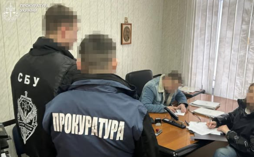 3000 долларов за влияние на суд для установления опеки — во Львовской области задержали адвоката