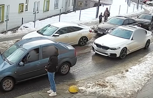 У Львові чоловік облаяв таксиста під час хвилини мовчання: на нього склали адмінпротокол