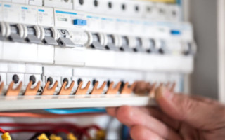 23 лютого у більшості регіонів застосовуватимуть графіки відключень світла — Укренерго